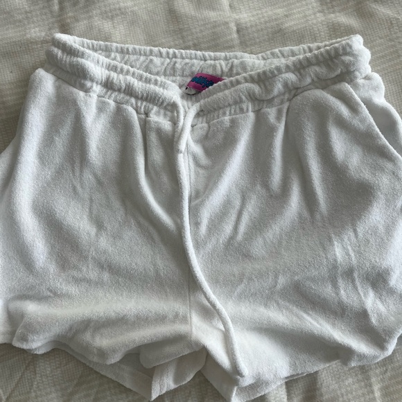 White shorts - Picture 2 of 4